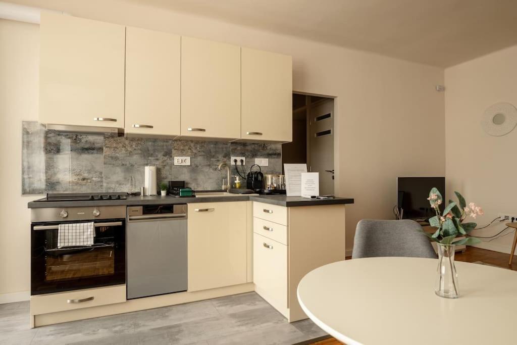 Petofi Family Apartman Debrecen Extérieur photo